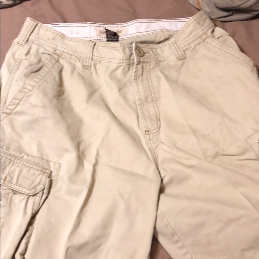 Men’s Aeropostale cargo shorts 34s